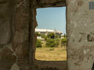 Siamo cos� arrivati alla fine del nostro viaggio, ma prima di andare via ci affacciamo a una delle finestre che ornano la masseria: di fronte a noi si staglia l�inconfondibile e onnipresente sagoma del San Nicola, quell��astronave� atterrata in un deserto di storia e cultura